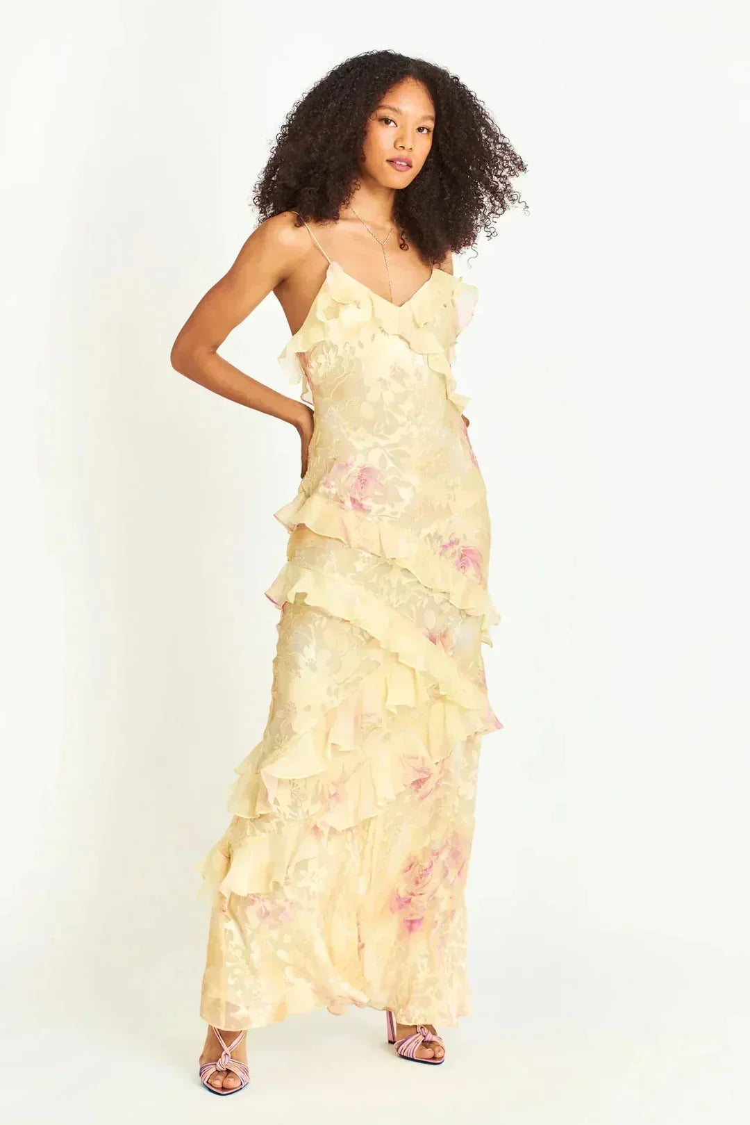 Vestido Etéreo y Fluido